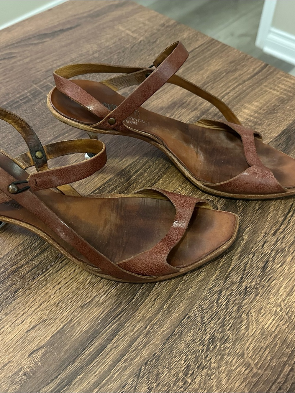Cydwoq Leather Heels 40